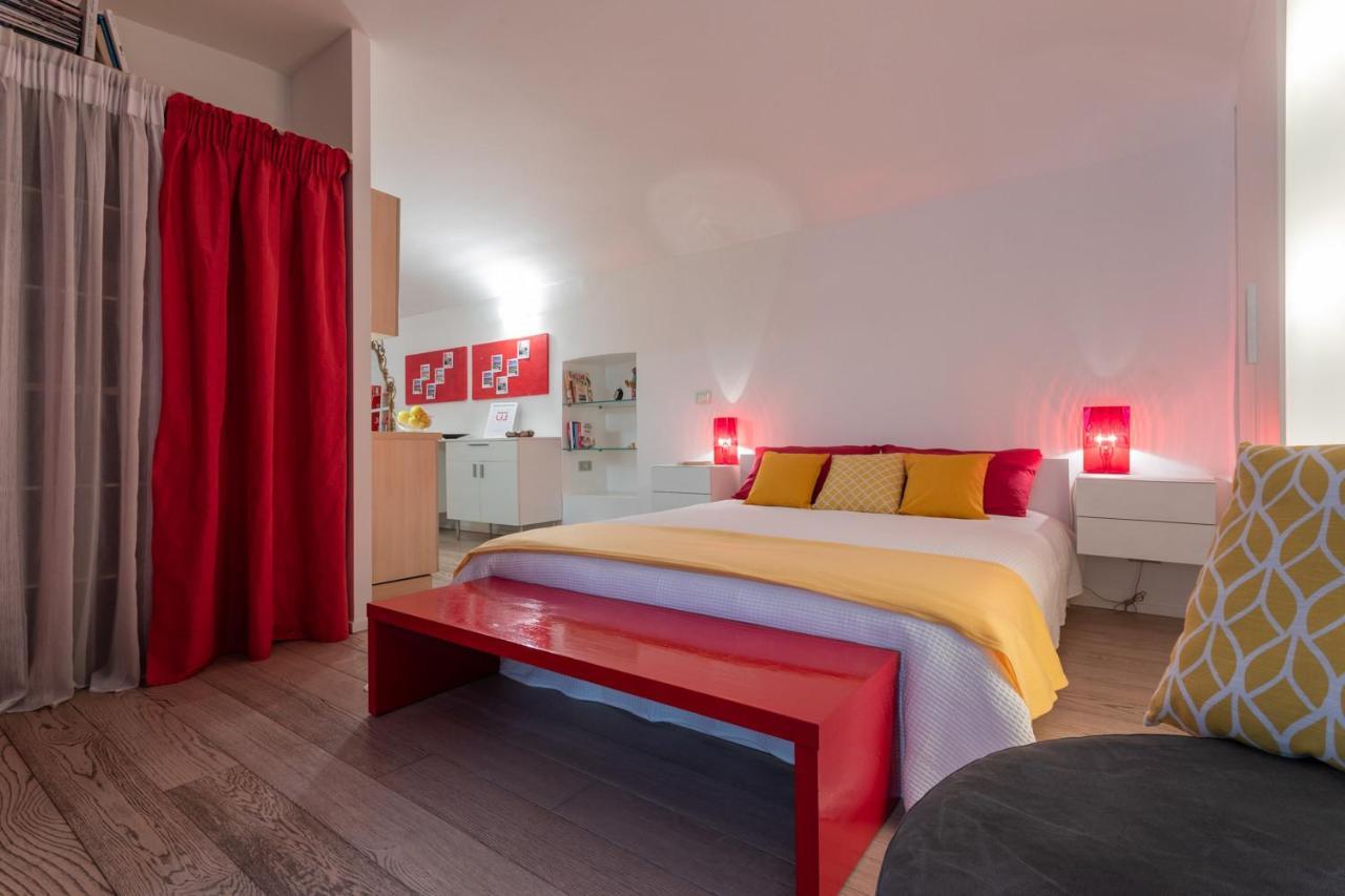 Red Studio Near Porta Nuova By Wonderful Italy Turin Bagian luar foto