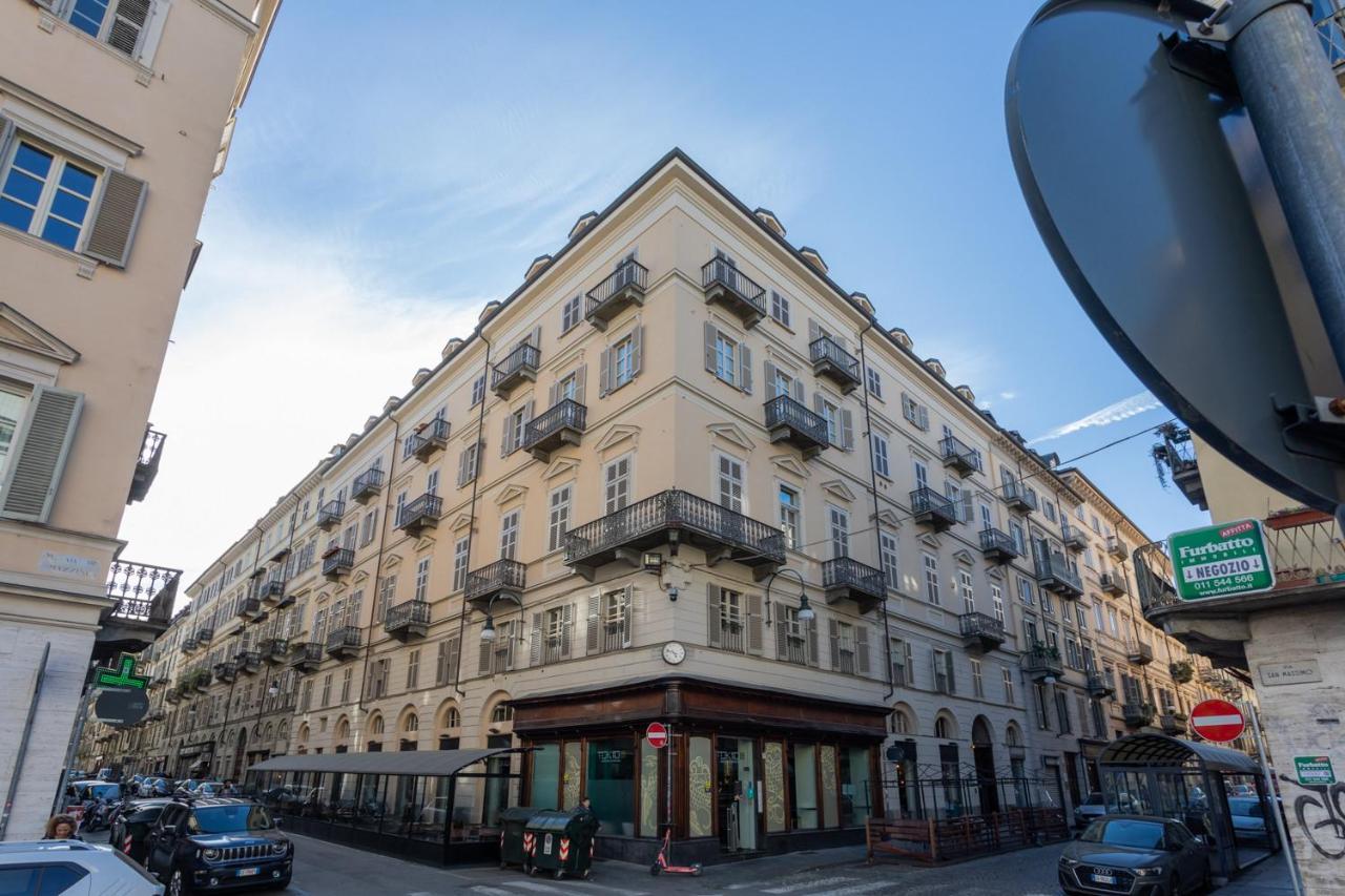 Red Studio Near Porta Nuova By Wonderful Italy Turin Bagian luar foto